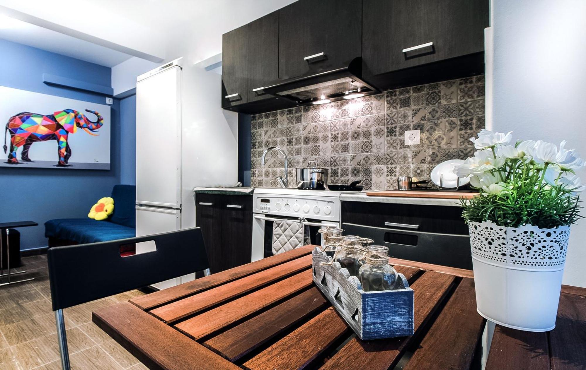 Cozy In 3 Km From Acropolis, 5km Form The Athens